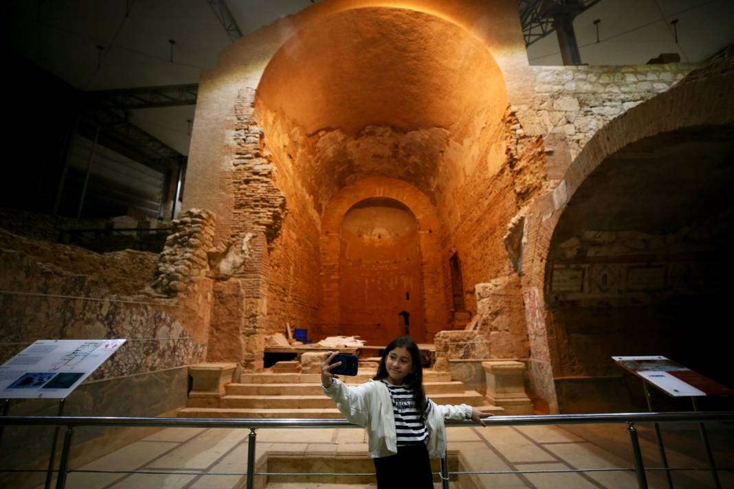 Gece Müzeciliği Uygulaması Başlatılan Efes, Güneş Battıktan Sonra Da Muhteşem Görünüyor 4